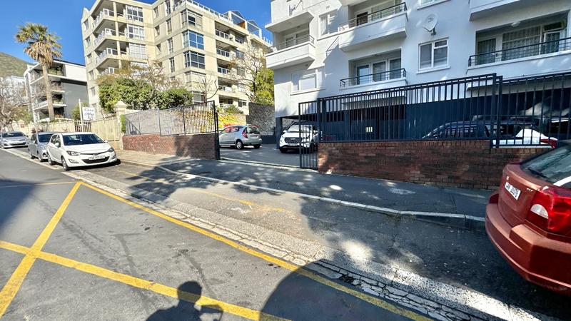 2 Bedroom Property for Sale in Sea Point Western Cape